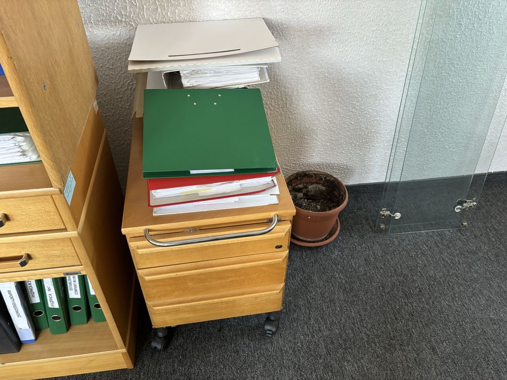 Koplet mebli, biurko, komoda, stolik na dokumenty biurowych