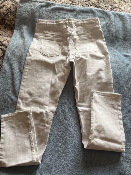 Жіночі білі джинси