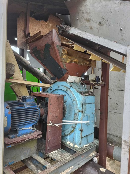 Podajnik do pelletu z mieszadłem pellet mieszadło suszarnia bufor