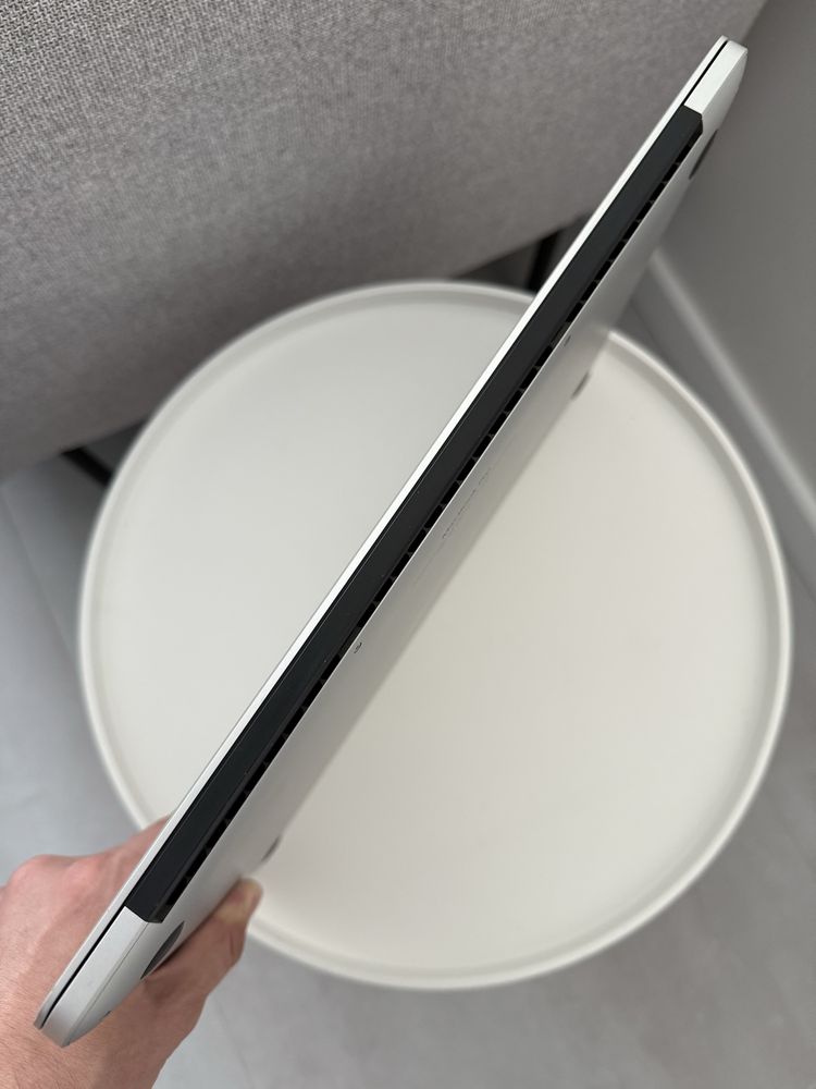 Macbook PRO 15 2015 ( Radeon R9, i7 2.5, 256 SSD, 16GB RAM, 100% Акб )