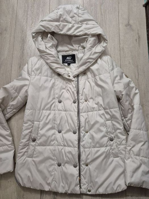 Куртка жіноча осіння демосезонна бежева молочна