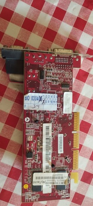 Placa gráfica MSI NVIDIA GeForce FX  5200