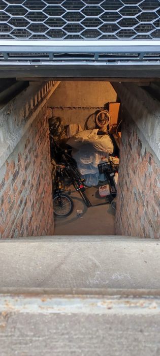 Продам гараж капітальний по вулиці Прибузькій 36