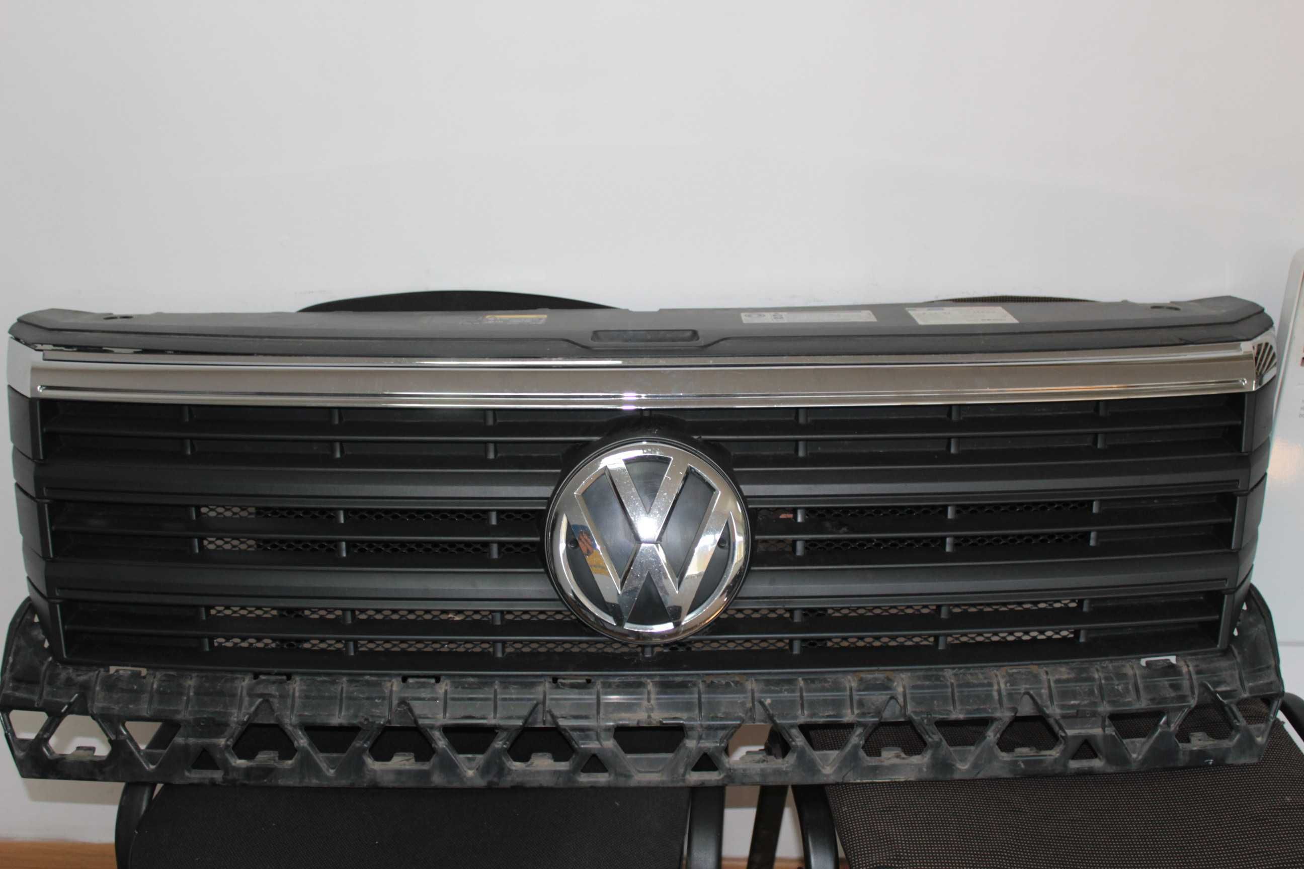 решітка радіатора бампера переднього VW Crafter / Man TGE