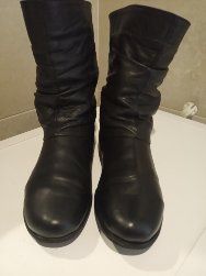 Демисезонные кожаные сапожки размер 38-39