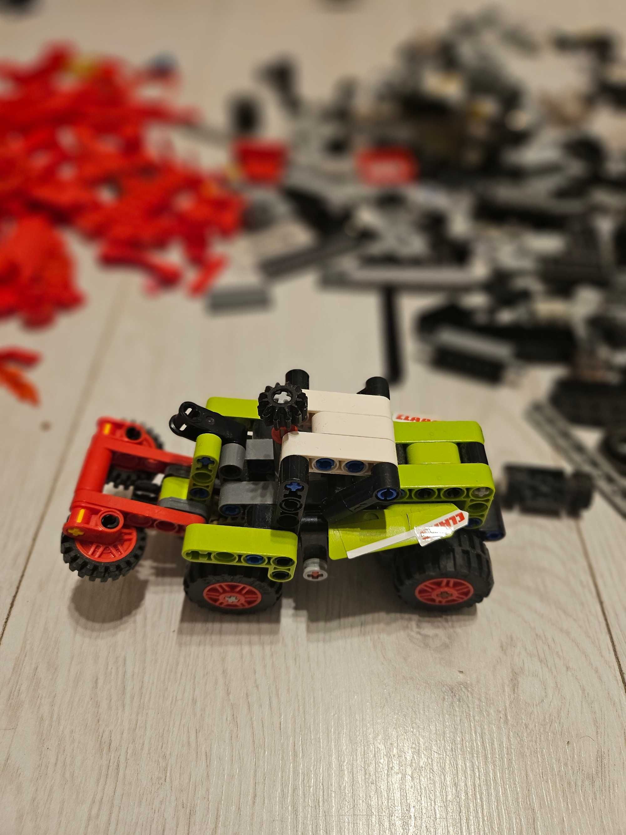 Lego technic 42102 traktor MINI CLAAS XERION