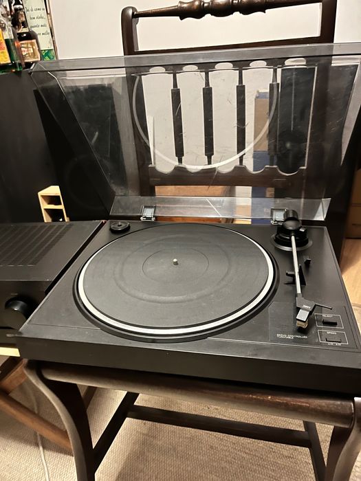 Gira discos Sony PS-LX100.