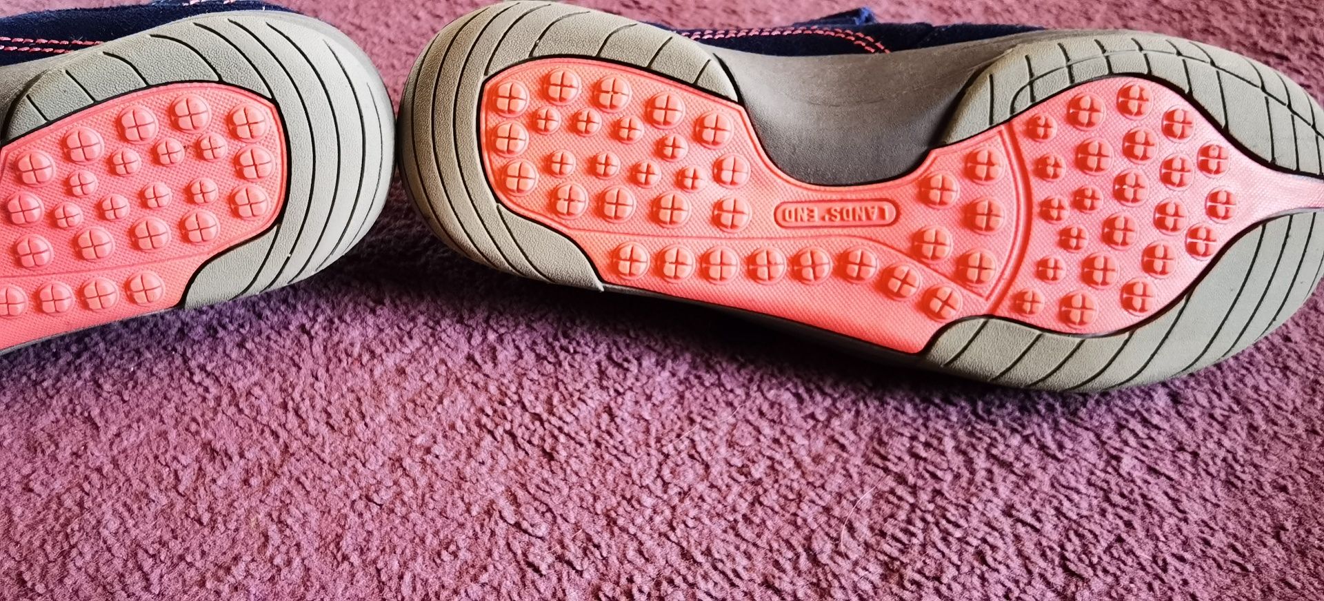 Witam. Buty że skóry.