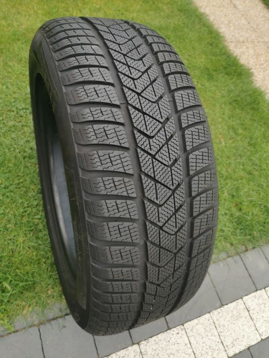 1szt. 225/60/17 2022 Pirelli Sottozero 3 opona zimowa