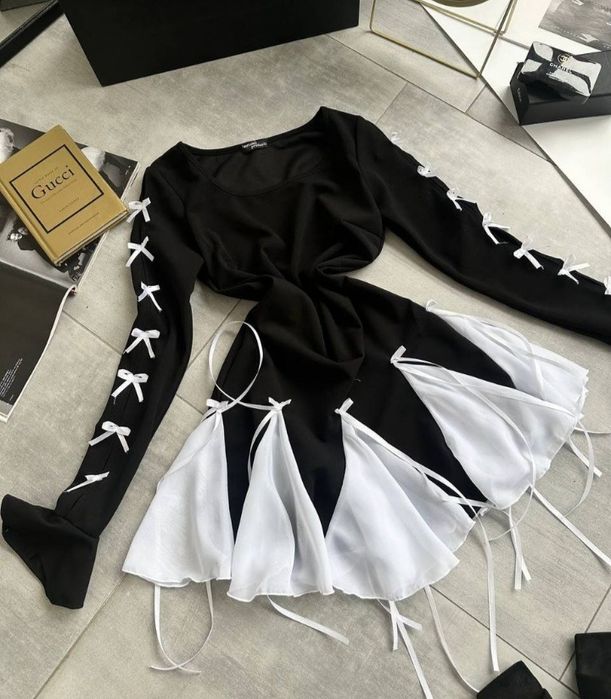 Сукня з довгим рукавом