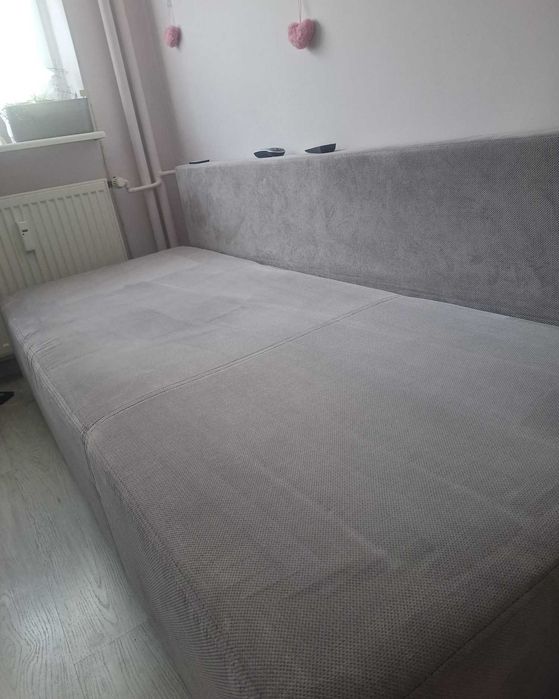 Szara kanapa w bardzo dobrym stanie