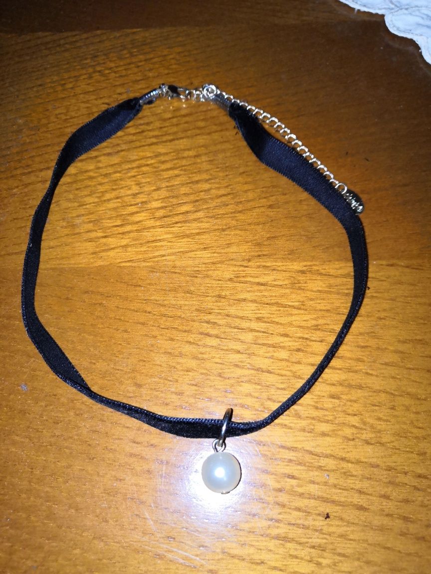 Colar Choker Veludo e Pérola