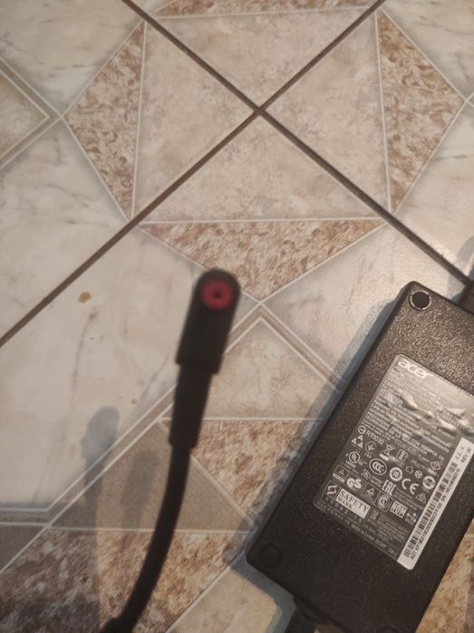 Зарядний пристрій для ноутбуків