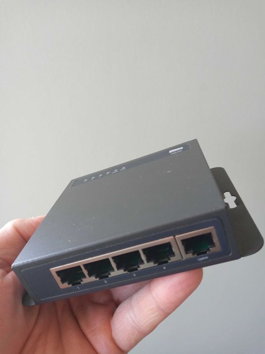 5-портовий PoE комутатор Netis PE6105