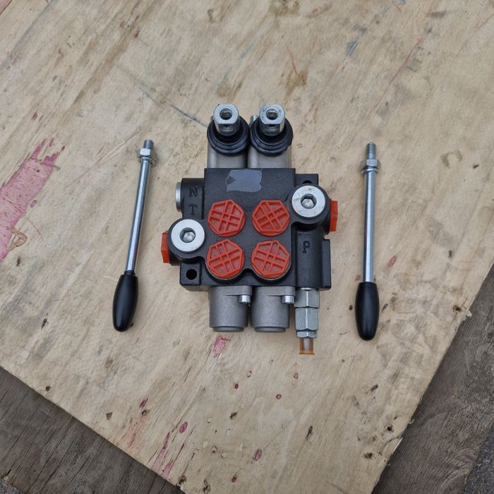 Гідророзподільник 2Р40 з фіксацією