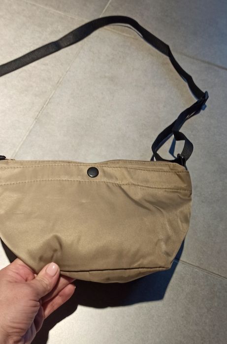 Сумка бананка Uniqlo