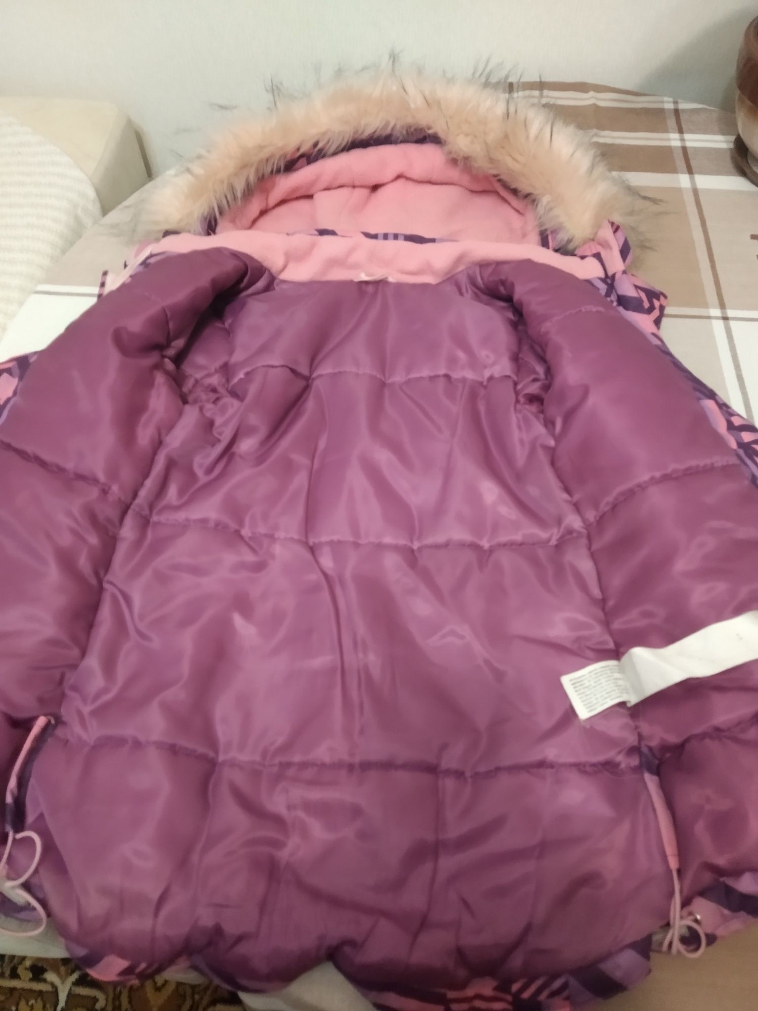 Зимня куртка для дівчинки