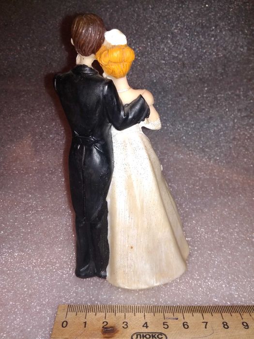 Статуэтка новобрачных небольшая современная
