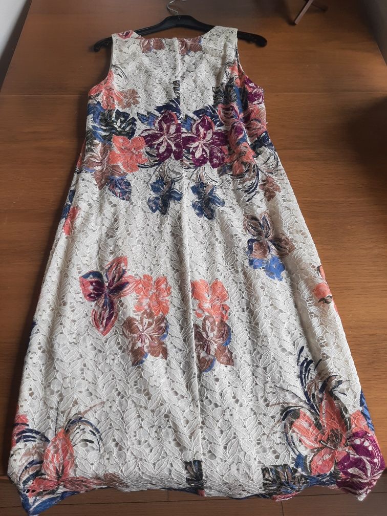 Vestido com flores Decenio