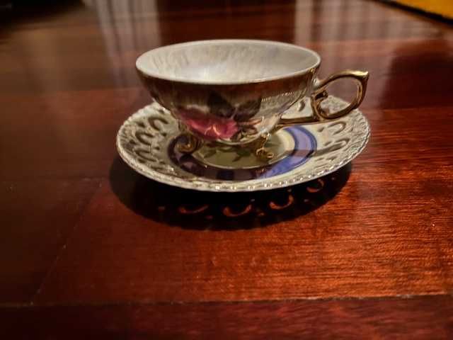 Conjunto 3 chávenas, em porcelana