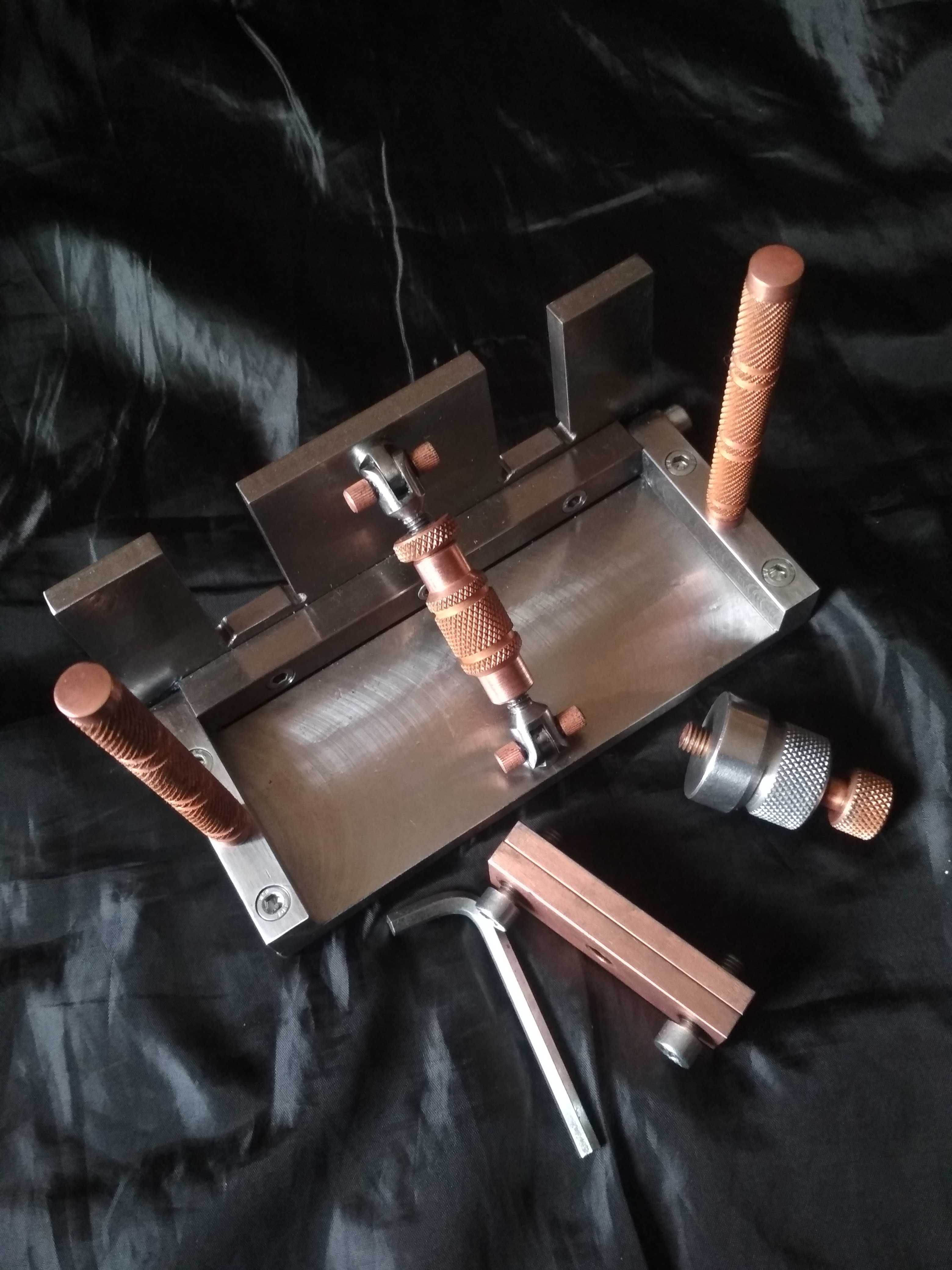 Приспособление для снятия и выведения спусков клинка. Knife bevel jig.