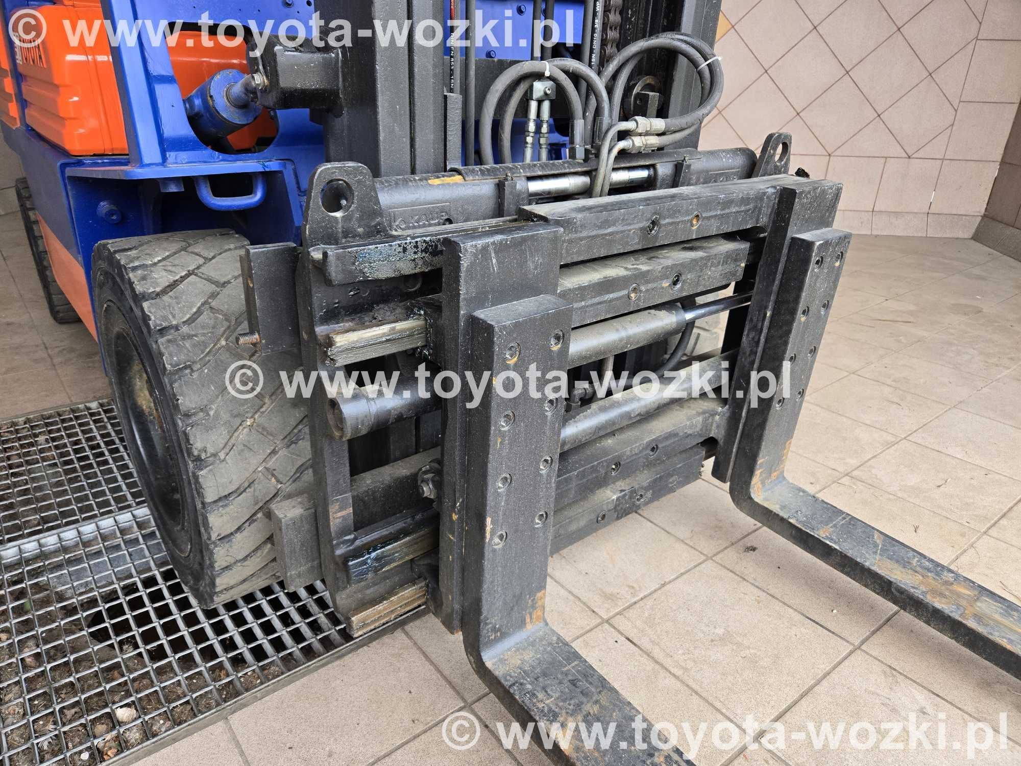 Wózek widłowy TOYOTA 5FD30 Pozycjoner przesuw b. TOYOTA 5FDF30  Linde