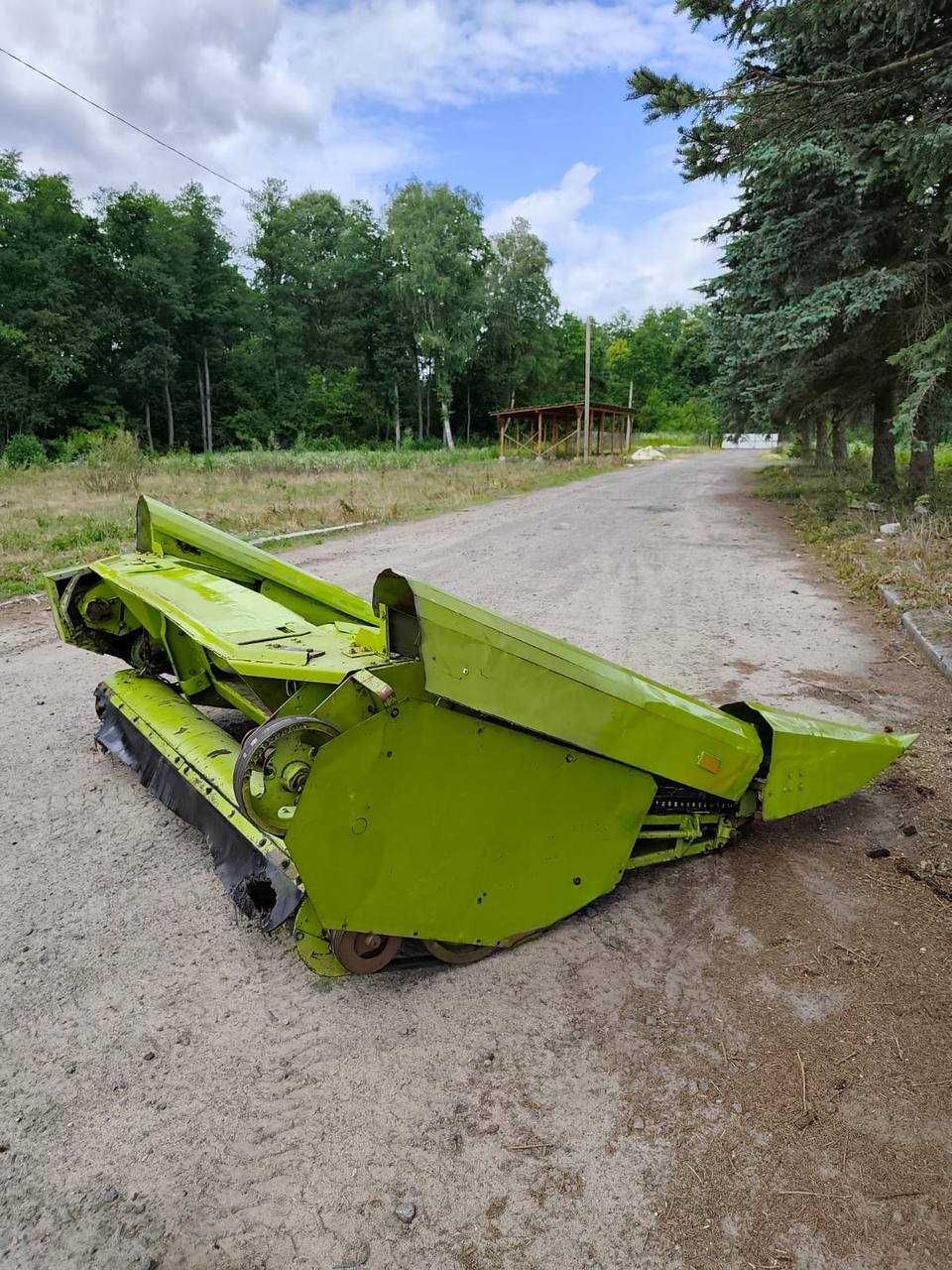 Жатка Claas 4 рядна для кукурузи з подрібнювачем