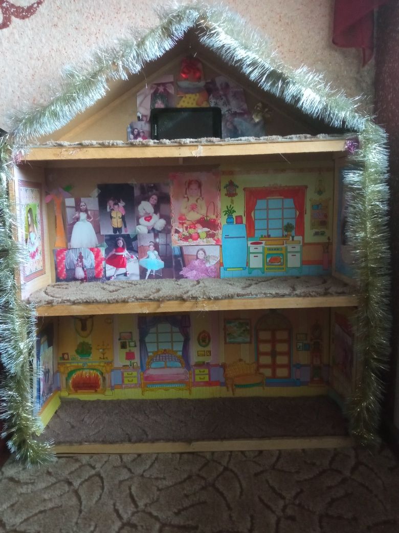 Деревянный домик для кукол