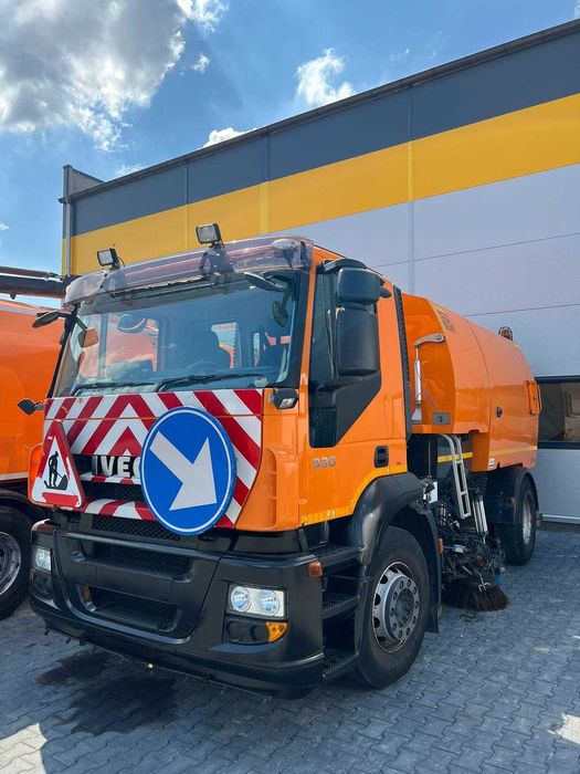 Usługa zamiatarką, polewaczką Czyszczenie ulic Wynajem zamiatarki