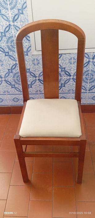 4 cadeiras madeira