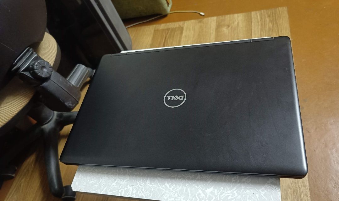 Ноутбук Dell latitude 5580 8ram 256ssd M2 laptop