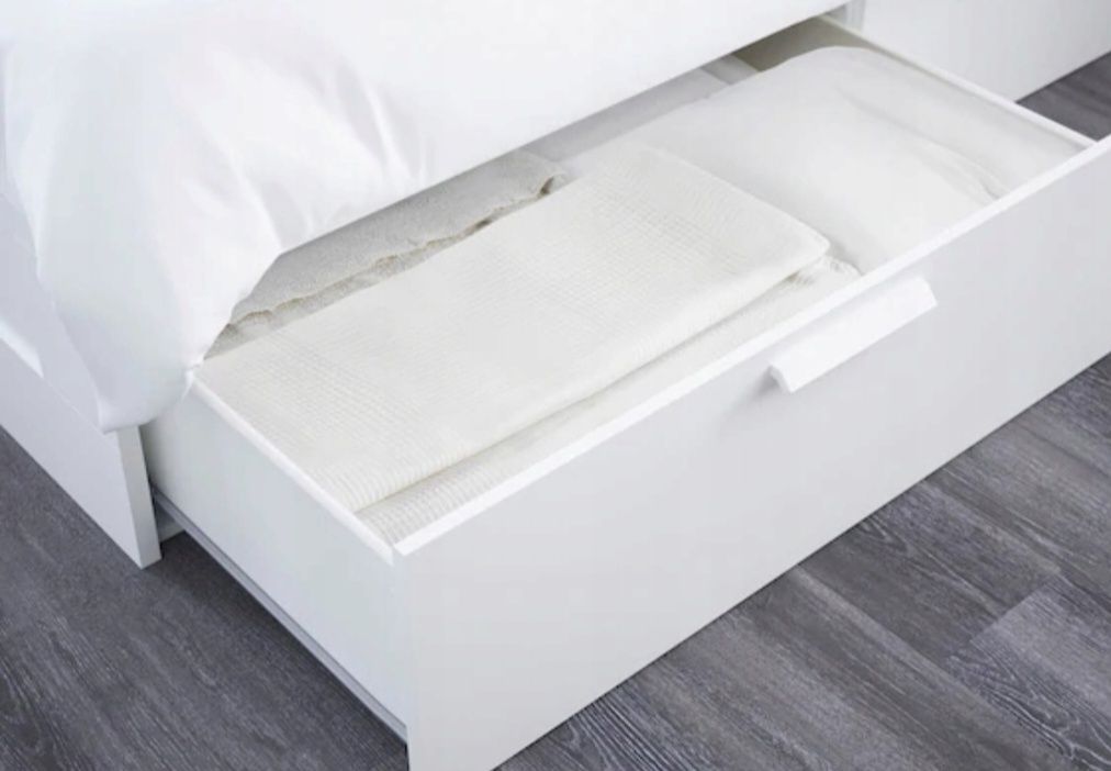 Łóżko do sypialni IKEA