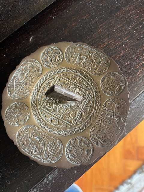 Peça decorativa em metal