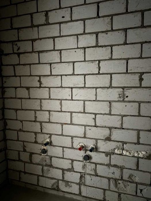 Продаж 1кім квартири у новобудові з чорновим ремонтом - Ріхтера 40