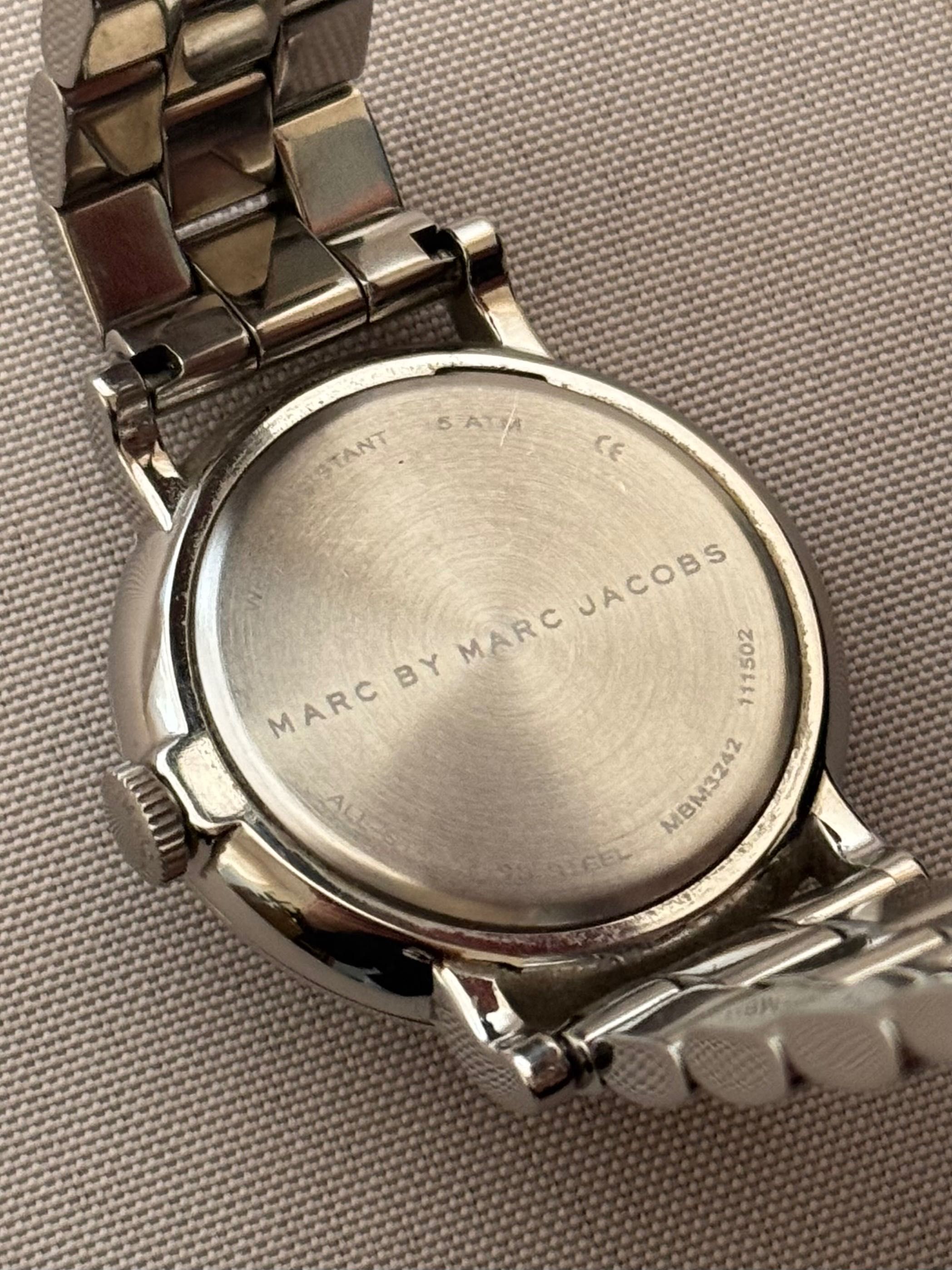srebrny zegarek Marc Jacobs