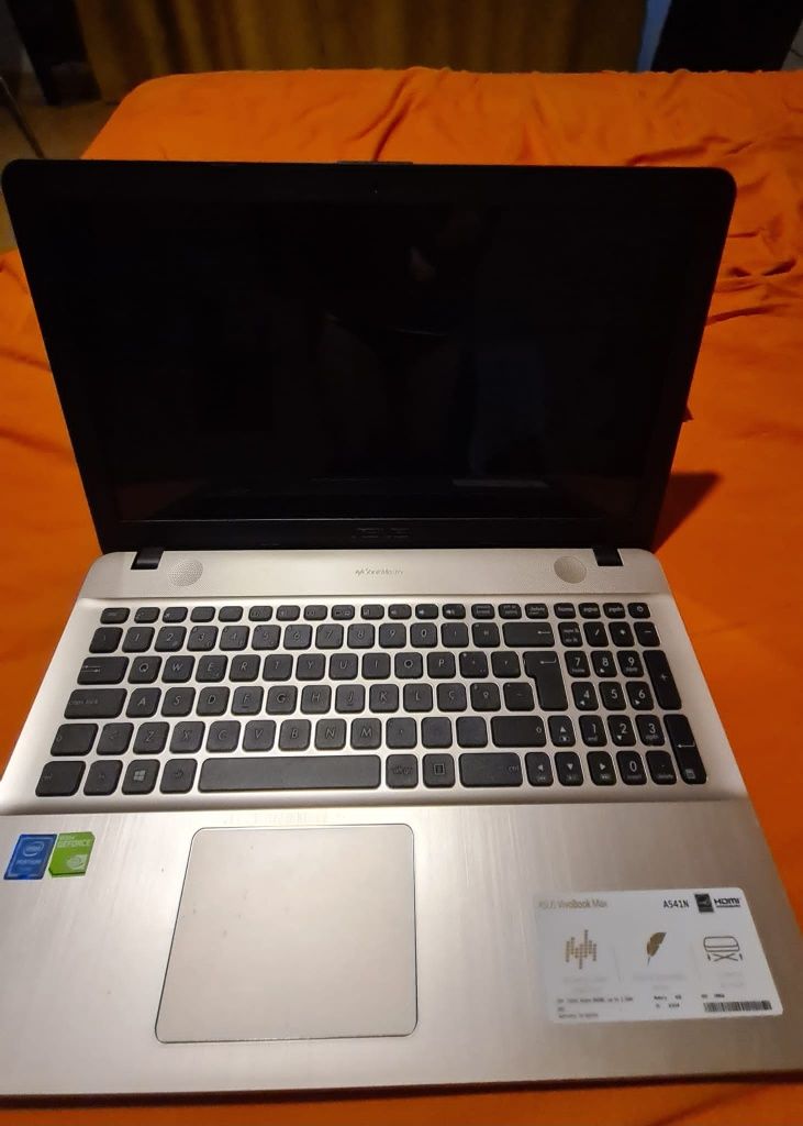 Vende-se portátil ASUS A541N Intel 4core