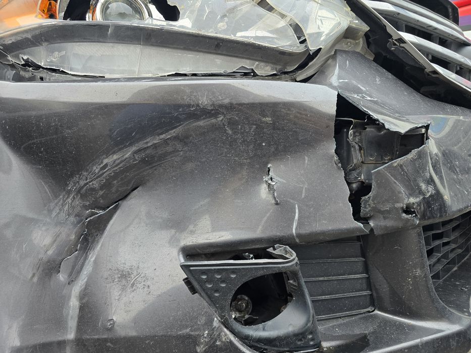 Honda Accord uszkodzona blacharsko