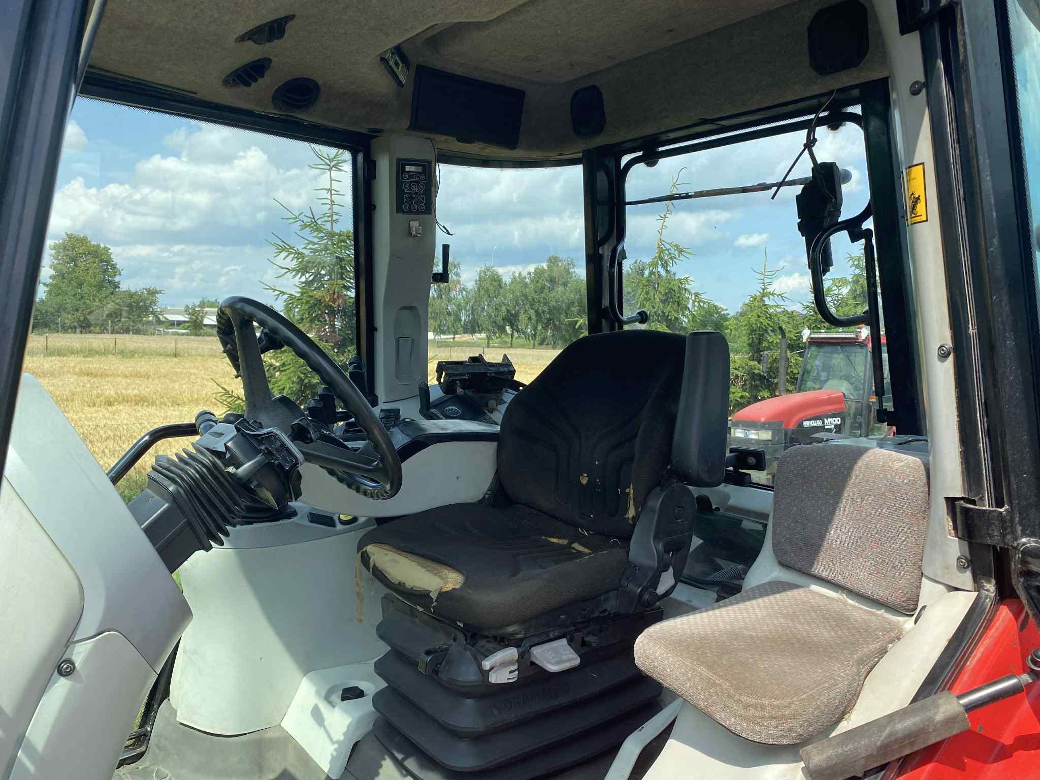 Ciągnik Massey Ferguson 6490