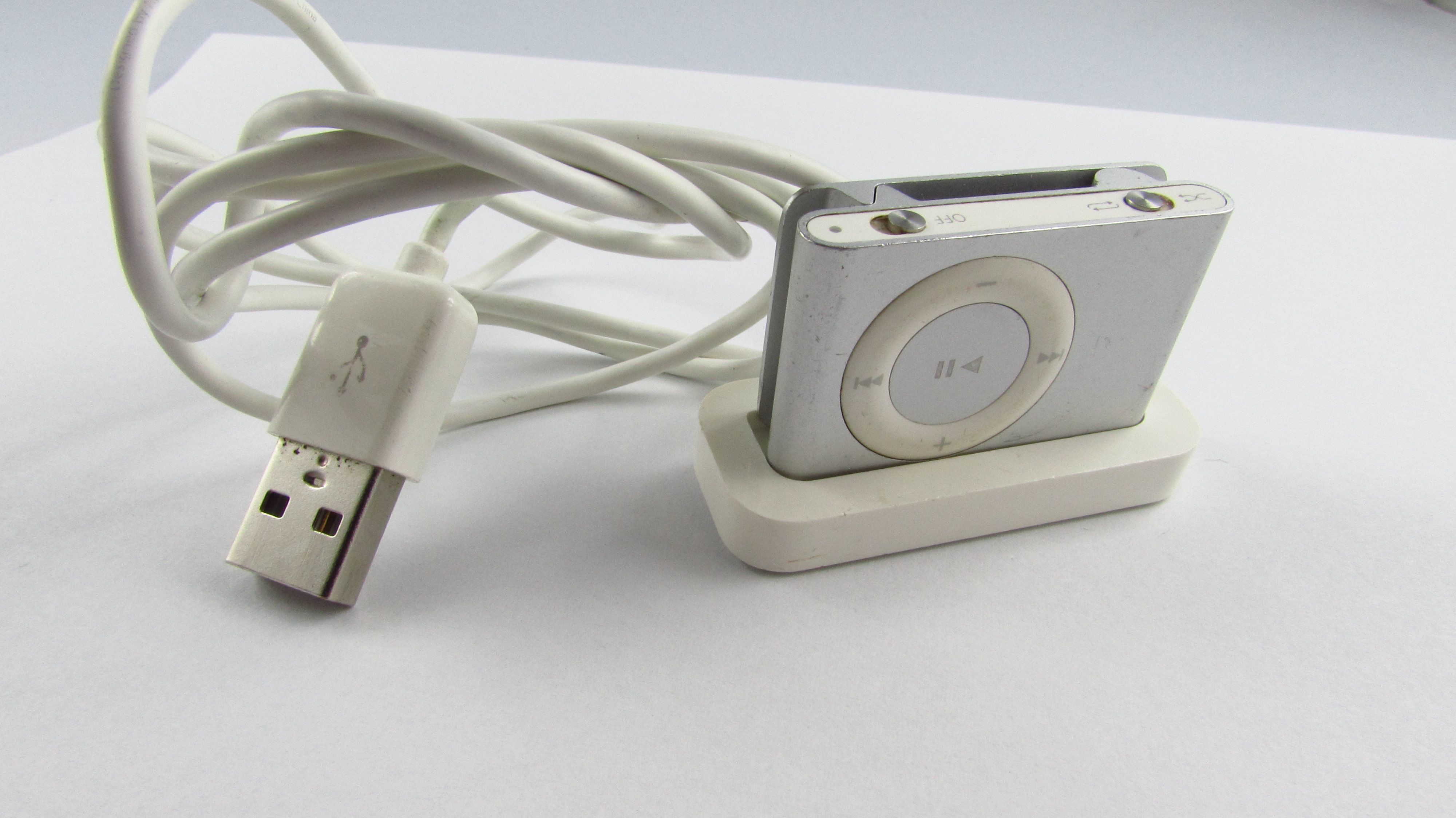 APPLE - iPod Shuffle A1204 1GB 2 generacja szary