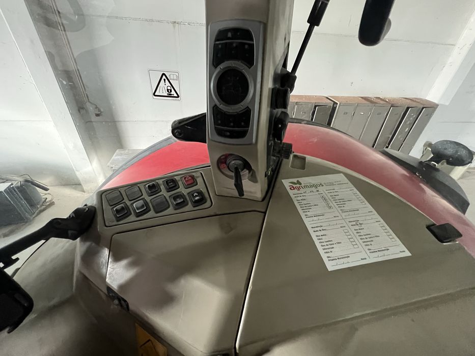 Trator - Massey Fergunson 8690