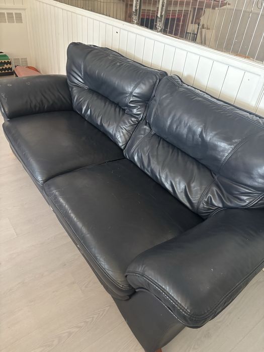 Sofa em pele verdadeira azul escuro