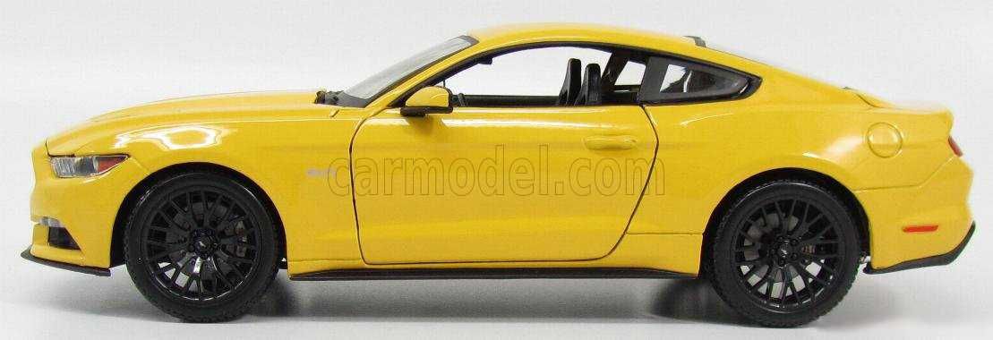 Model 1:18 Maisto Ford Mustang Coupe 5.0 GT 2015 yellow