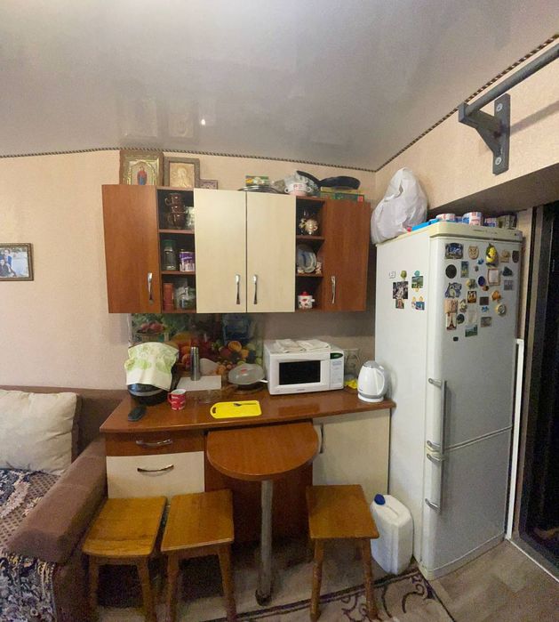 Продаж гарної кімнати з зручним місцерозташуванням.