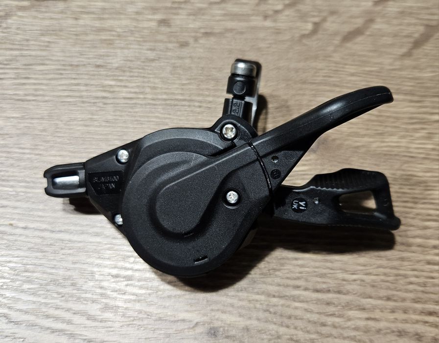 Manetka SHIMANO Deore SL-M6100 obejma prawa 12s