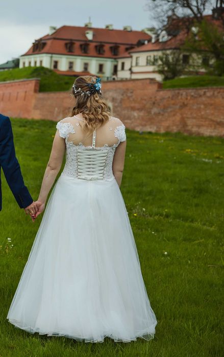 Suknia ślubna zakupiona w kwietniu 2023 rozmiar od M-XL