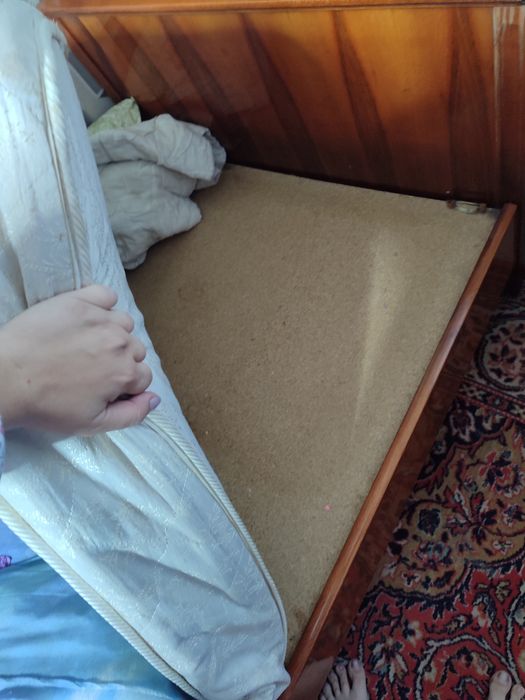 Продам деревянную кровать