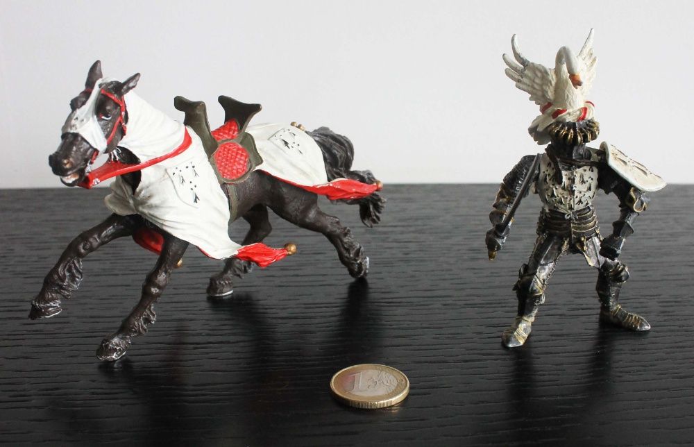 Figura Cavaleiro e cavalo Medieval Duque da Bretanha em PVC da Playtoy