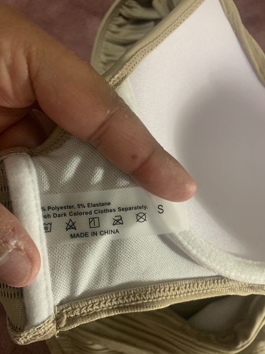 Bikini “Shein” tamanho S bege tipo plissado novo a estrear