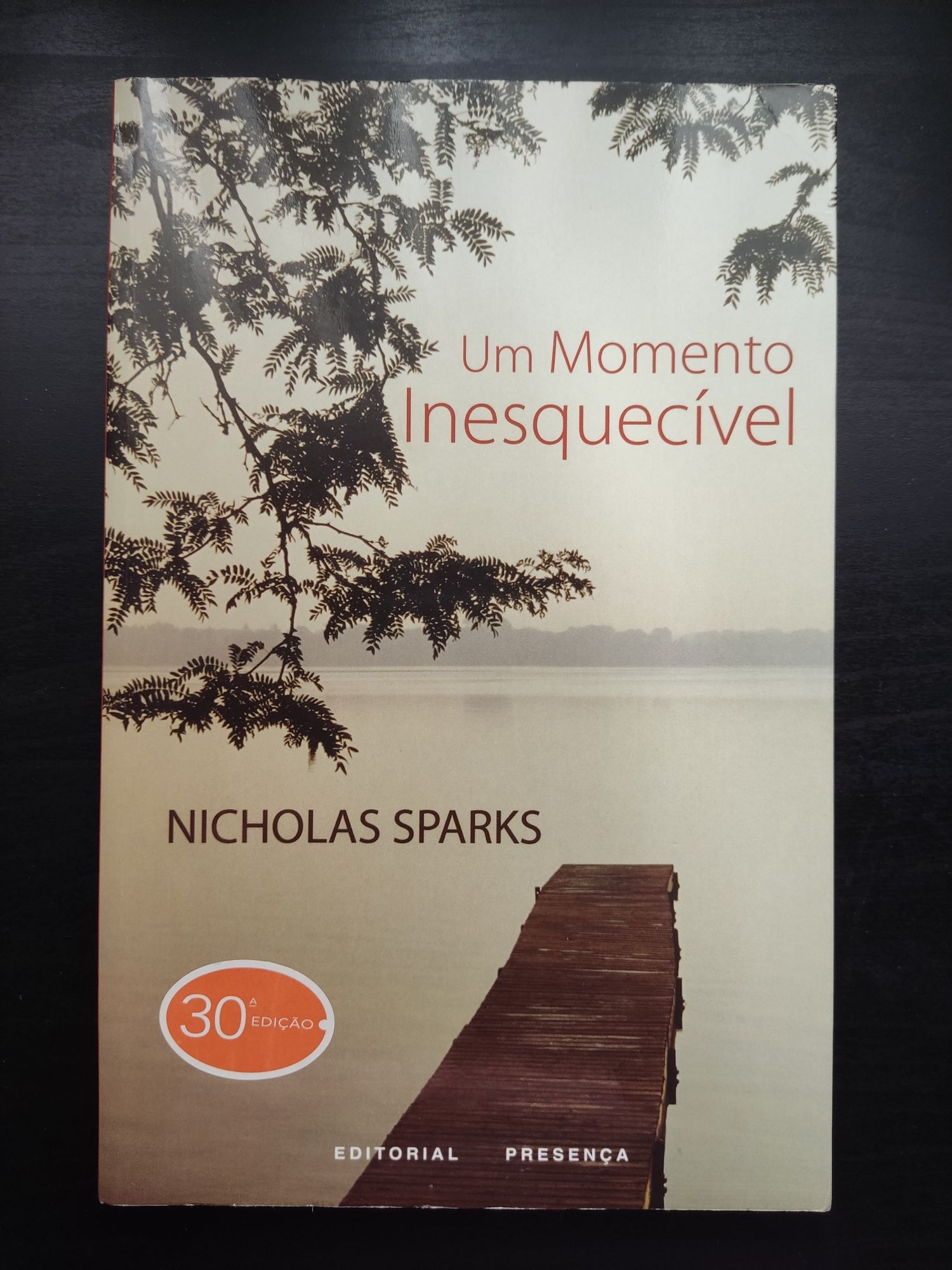 Livro "Um momento inesquecível"