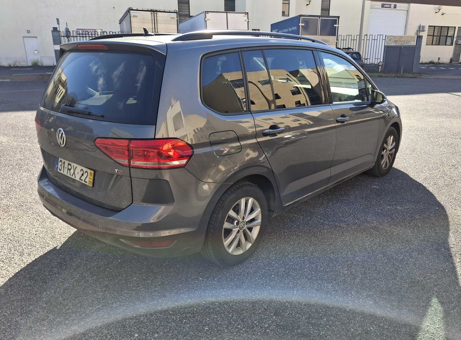 TOURAN 1.6 TDI - Familiar, Estimado, Garagem, Economico de boa saúde